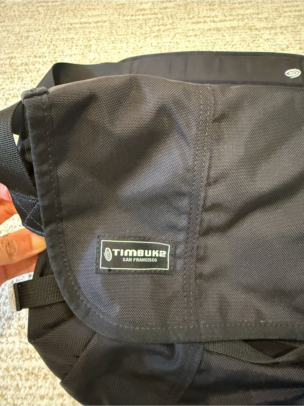 Timbuk2 Black Nylon Messenger Bag with Padded Strap - Picture 3 of 8
